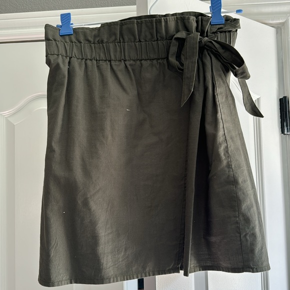 Express, size S, army green mini skirt - Picture 4 of 4
